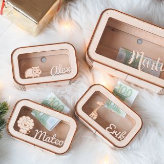 💸A spórolás szórakoztató lehet! A saját névvel ellátott fából készült kincsesdobozunk tökéletes a kis megtakarítók...