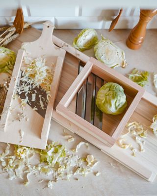 🥬🍂 Az őszi betakarítás hívogat! Vele együtt jön a hagyományos káposztagyalu is. A fa gyalu erős, környezetbarát és könnyen...