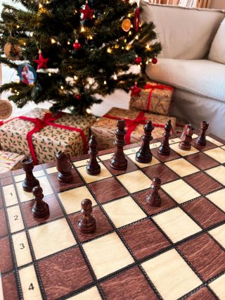 ♟️ Fa sakk készlet kicsiknek és nagyoknak A sakk különleges hangulatot teremt. Összehozza a családot, hosszú órákra...